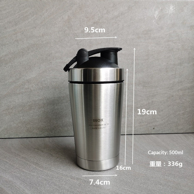 Rostfri shaker för träning